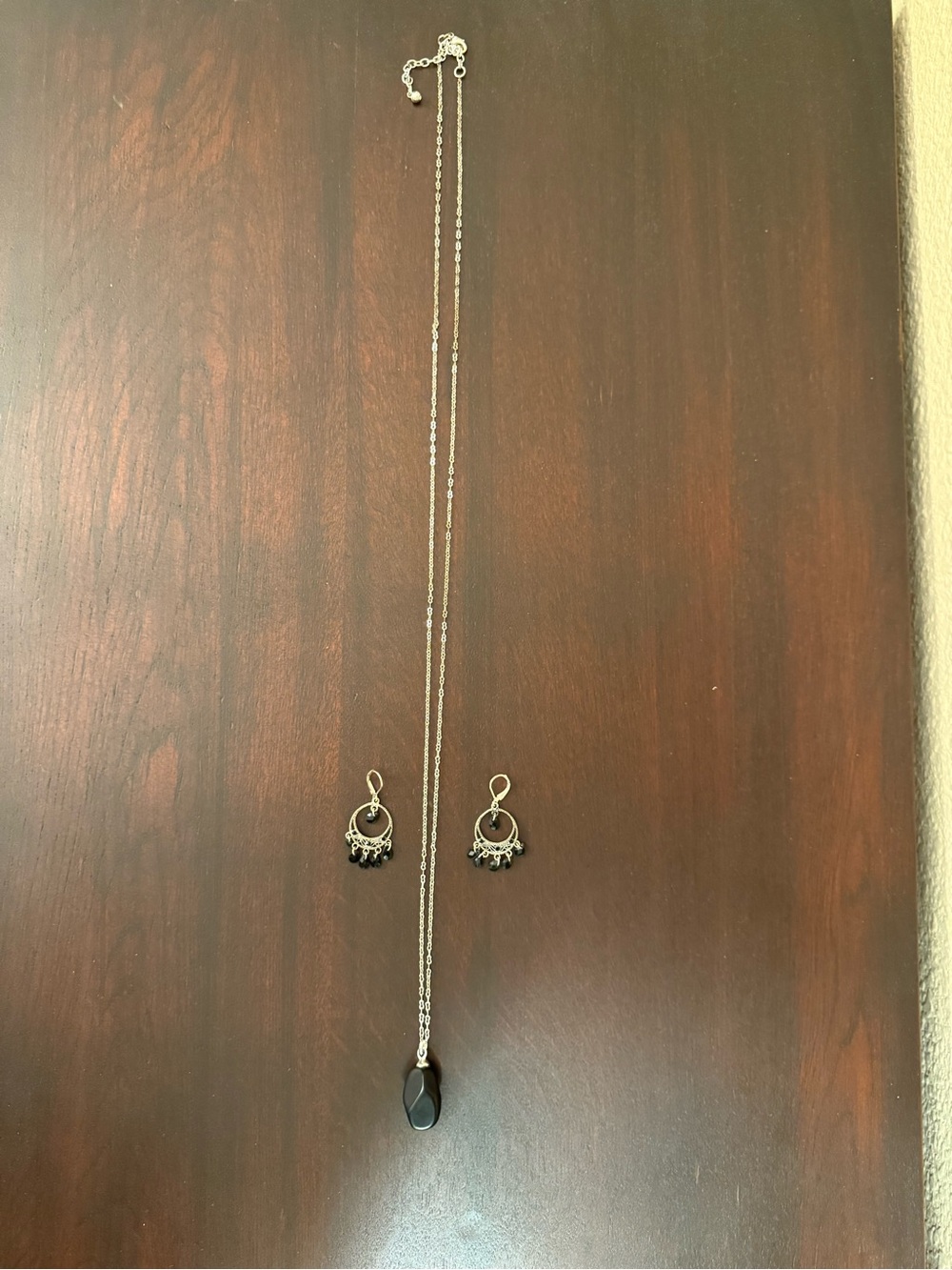 Black Stone Pendant Necklace & Chandelier Earrings Set